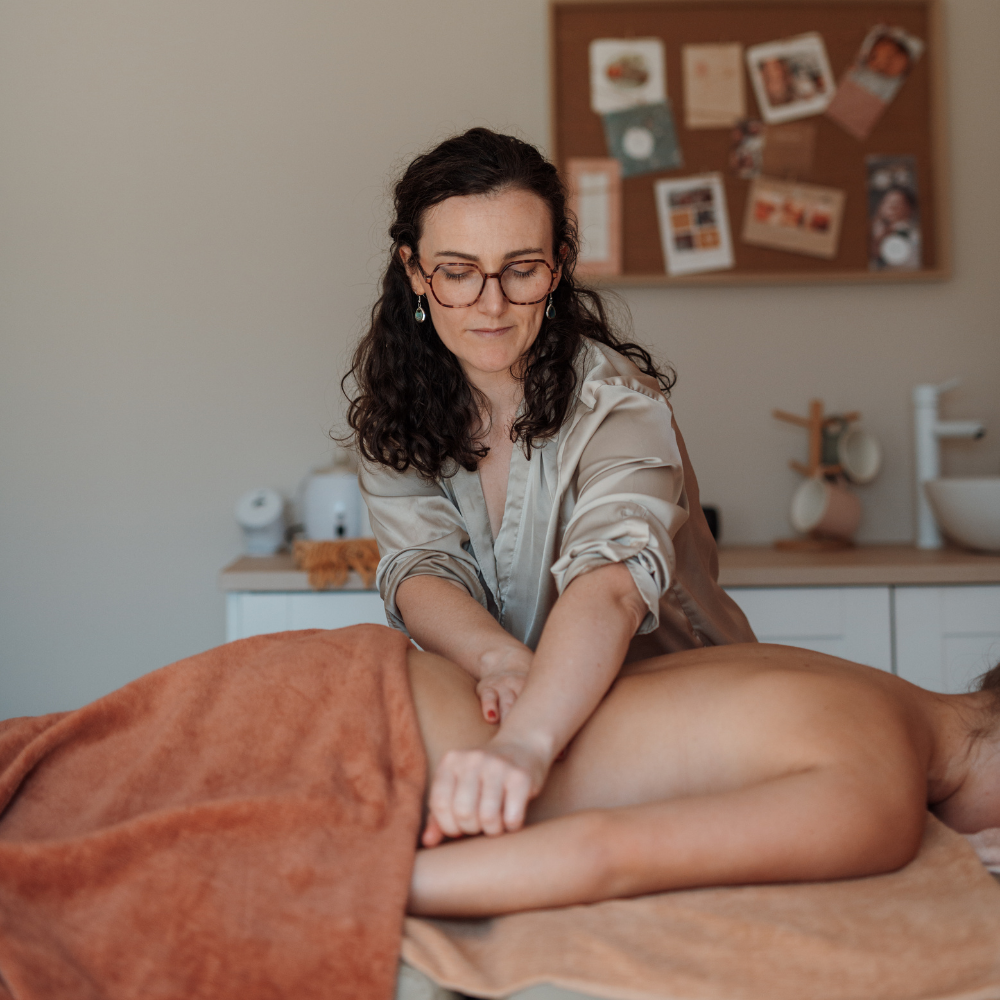 Désir d'enfant couple avec un test de grossesse positif